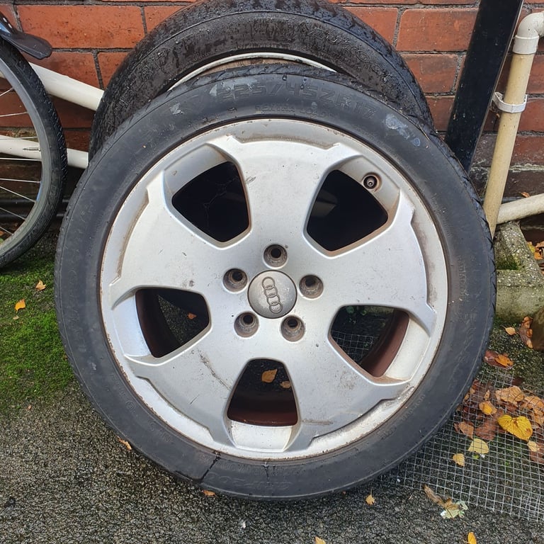 4 x 17 inch Audi alloys
