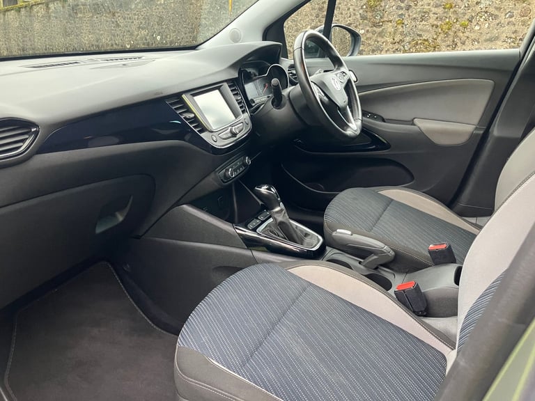EXCEPTIONAL CONDITION 2019 VAUXHALL CROSSLAND X SPORT. MOT APRIL-26. FSH (6 Service Stamps)