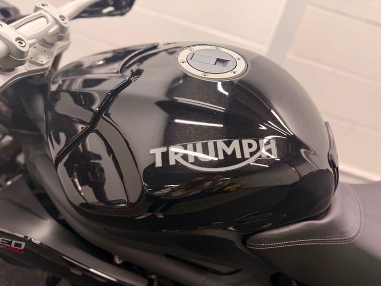 Triumph Speed Triple 1050 ** Nice Condition - 1 Owner - Warranty **