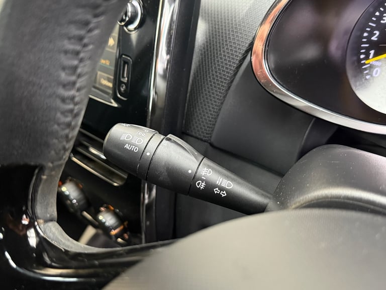 2014 Renault Clio 1.2 16V Dynamique MediaNav 5dr HATCHBACK Petrol Manual