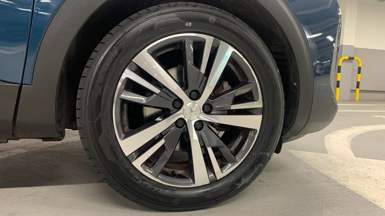 2022 Peugeot 5008 1.2 PureTech Allure Premium SUV 5dr Petrol EAT Euro 6 (s/s) (130 ps) SUV Petrol...