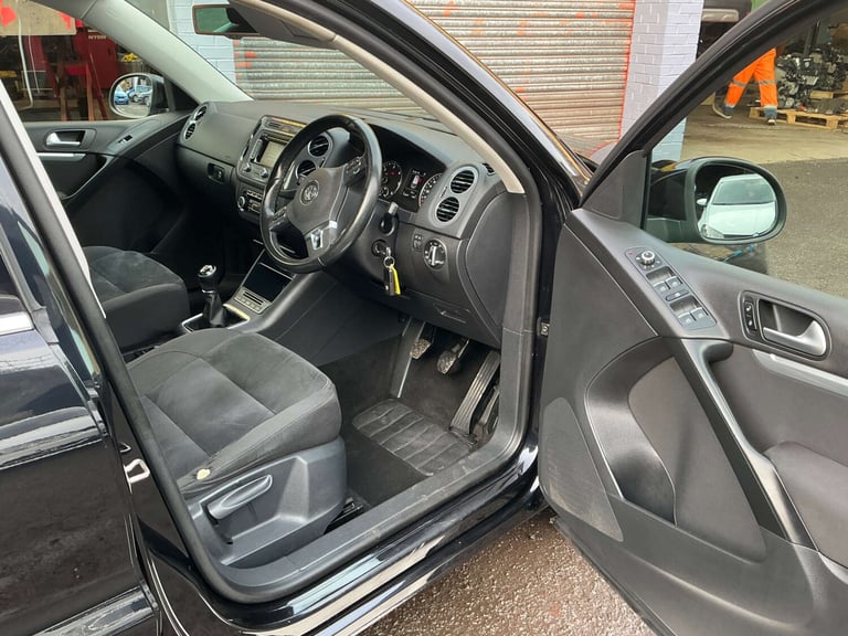 2014 Volkswagen Tiguan 2.0 Tiguan Match TDI BlueMotion Technology 4Motion 4WD 5dr SUV Diesel Manual