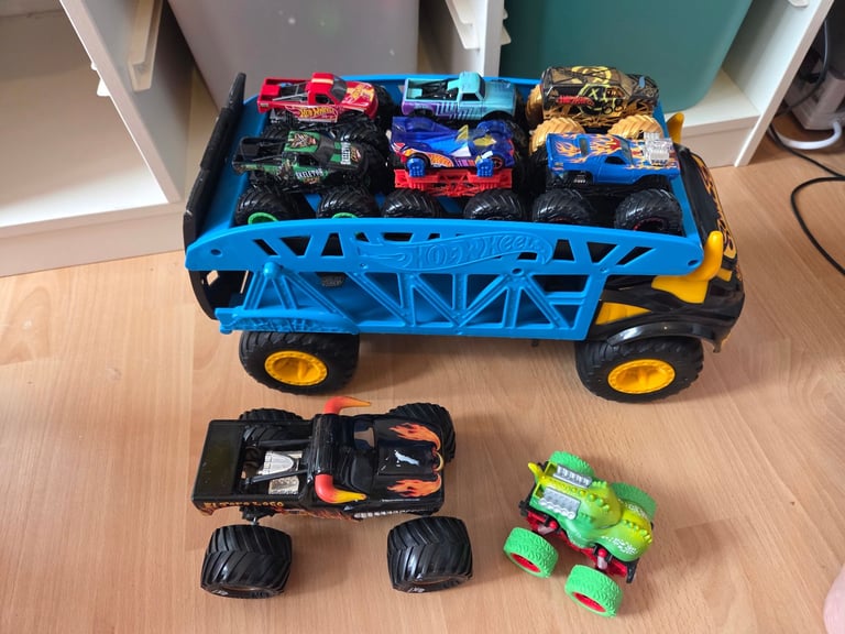 Hotwheels monter trucks 