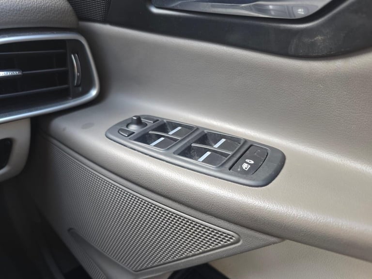 2016 Jaguar XE 2.0d Prestige Auto Euro 6 (s/s) 4dr Saloon Diesel Automatic