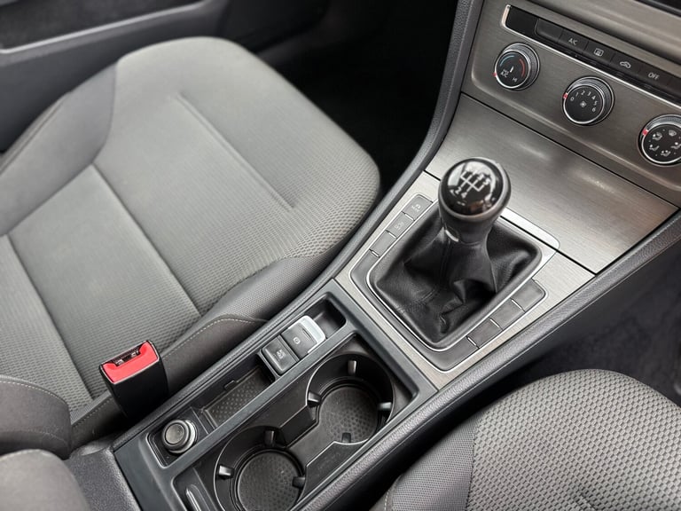 2013 Volkswagen Golf BLUEMOTION 1.6 TDI - 12 MONTHS MOT - £20 CHEAP CAR TAX 2KEY HATCHBACK Diesel...