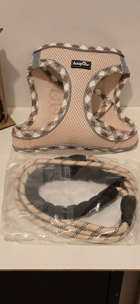 Dog harness and Leash. Size M
