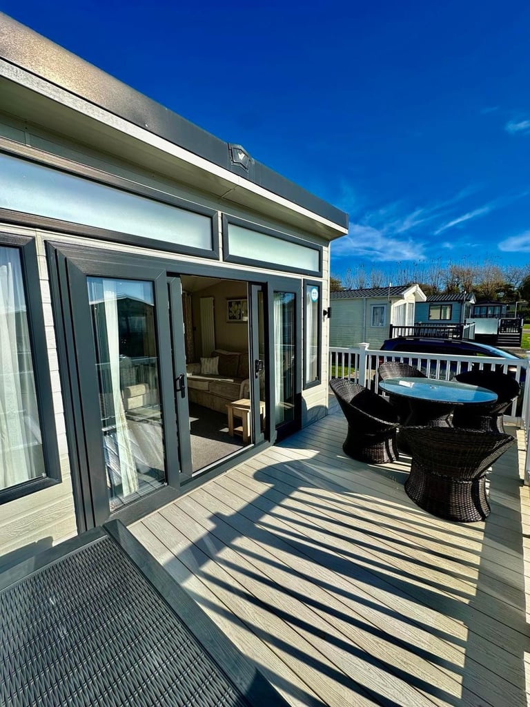 Seaside Luxury Lodge CALL TOM 0️⃣7️⃣9️⃣7️⃣9️⃣1️⃣2️⃣7️⃣8️⃣5️⃣5️⃣ 