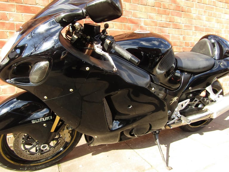 SUZUKI GSX1300 HAYABUSA * VERY LOW MILES 11000 *2 FORMER KEEPERS* WOW *