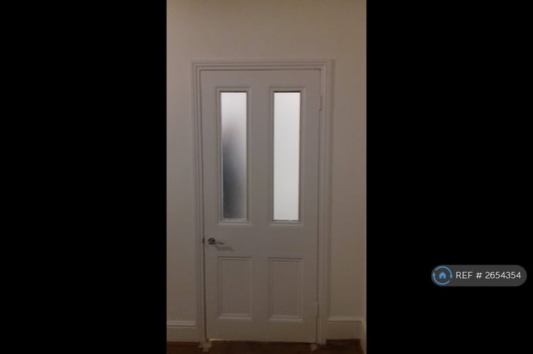 2 bedroom flat in West End Lane, London, NW6 (2 bed) (#2654354)