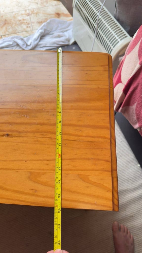 Caveteiro de madeira solida 