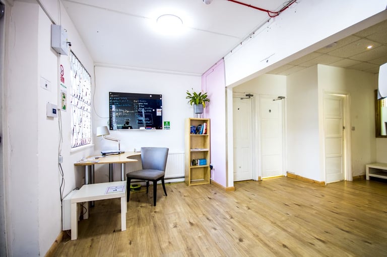 Private Office Space | Commercial Unit | Creative Space | Beauty Room |Desk in Wimbledon London SW19