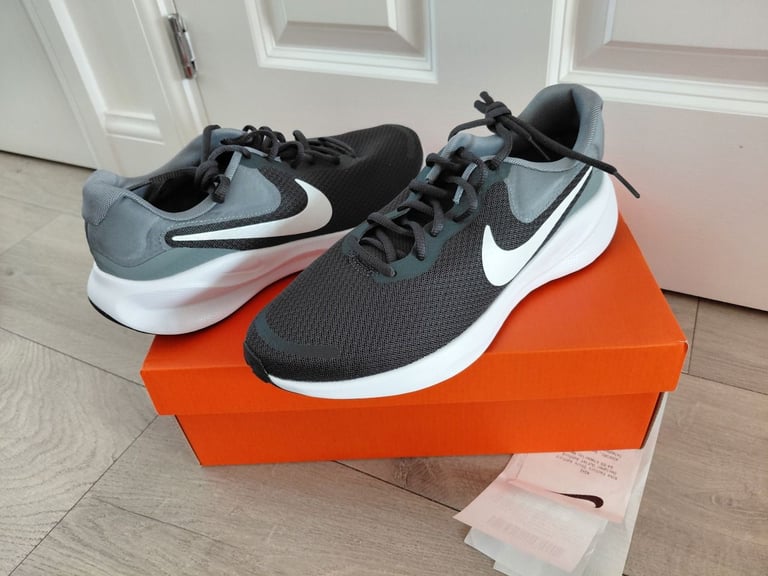 image for Brand New Genuine Adidas Revolution 7 Trainers 