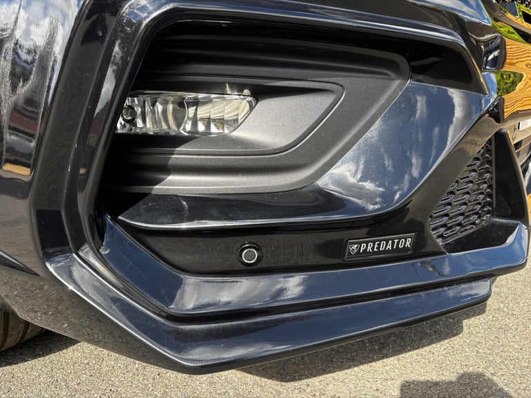 Transit Custom 2.0 EcoBlue Limited Predator Van 