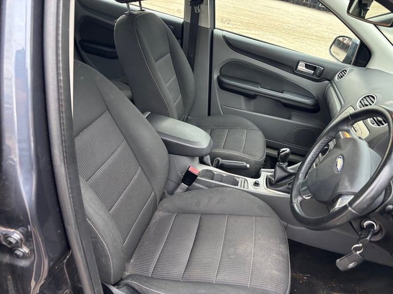 2011 Ford Focus 1.6 TDCi Sport 5dr [110] [DPF] HATCHBACK Diesel Manual