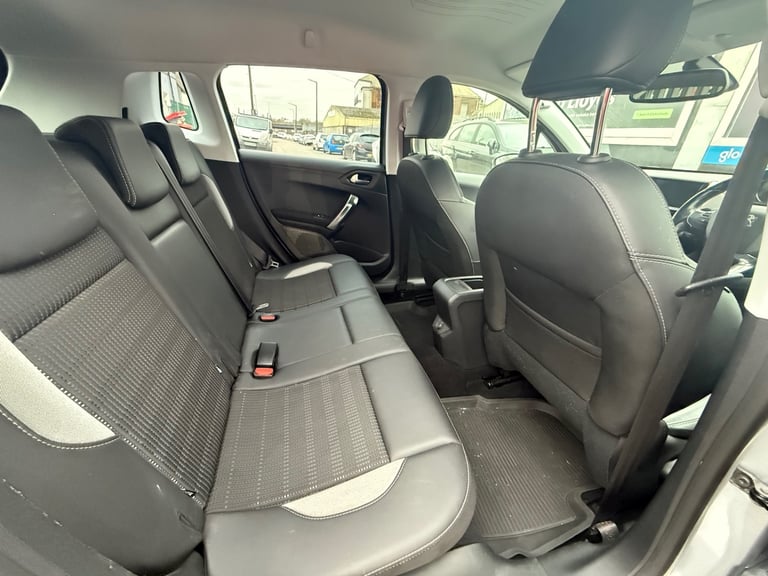2018 Peugeot 2008 1.2 PureTech Allure 5dr HATCHBACK Petrol Manual