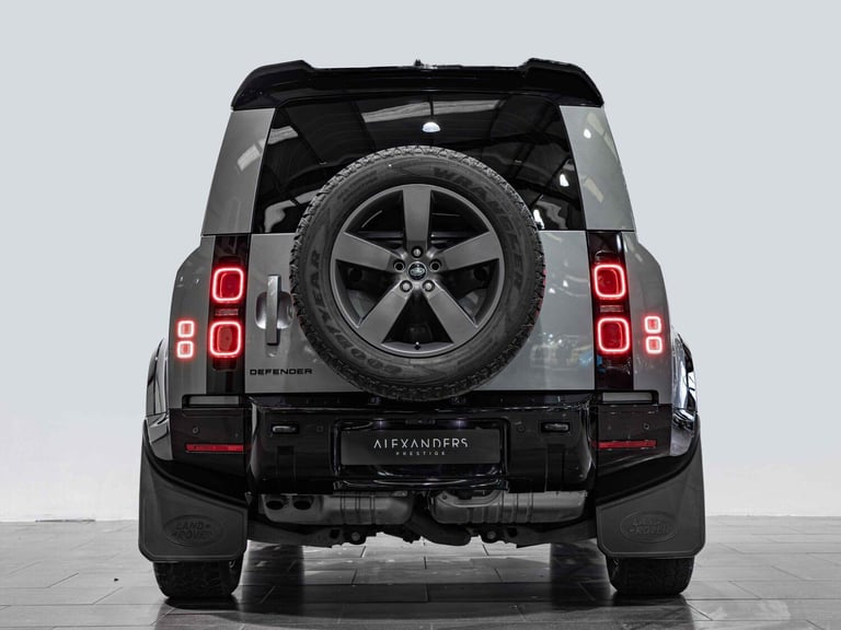  Land Rover Defender 110 3.0 D300 MHEV X-Dynamic HSE Hard Top SUV Auto 4WD MWB Euro 6 (s/s) 5dr D...
