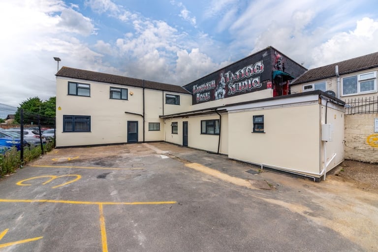 image for Spacious Studio ~ Close to Train Station ~ Private Parking