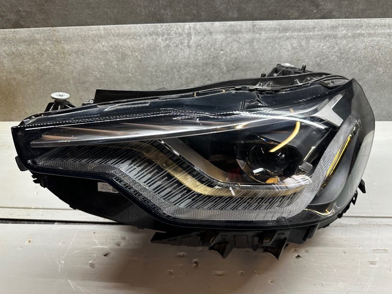 Bmw 2 series g42 hybrid 2022 / 2023 / 2024 gold trim Passneger headlight