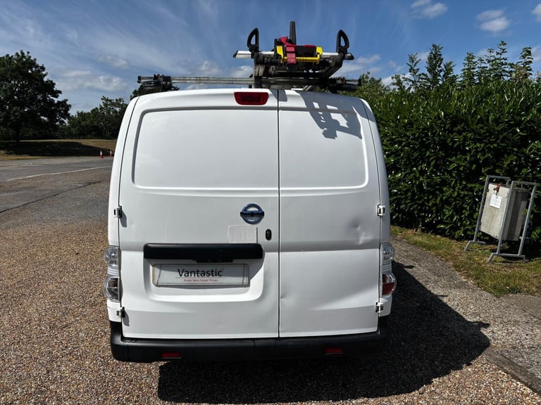 2021 NISSAN E-NV200 80KW TEKNA AUTO 40KWH SAT NAV ALLOYS AIR CON FULLY ELECTRIC
