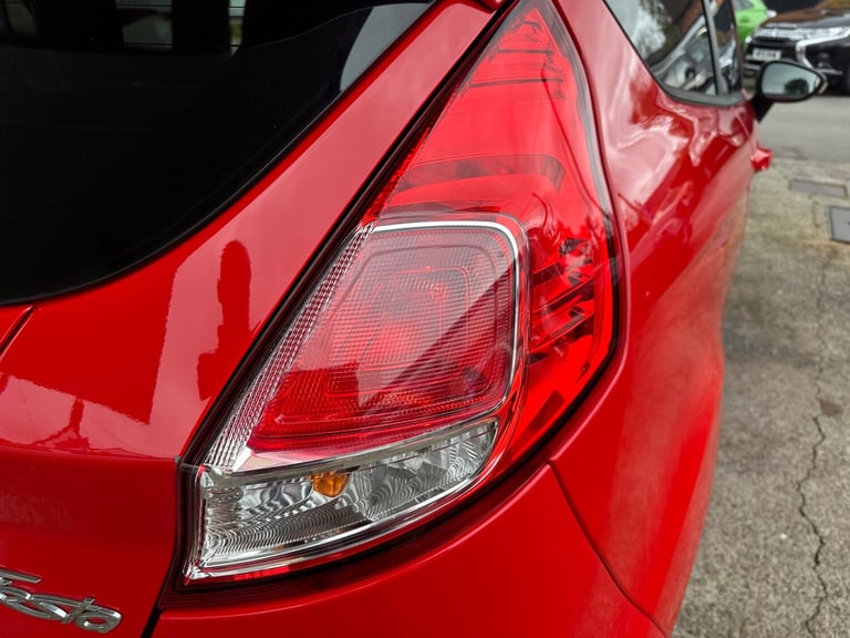 2014 Ford Fiesta 1.0 EcoBoost 140 Zetec S Red 3dr HATCHBACK Petrol Manual