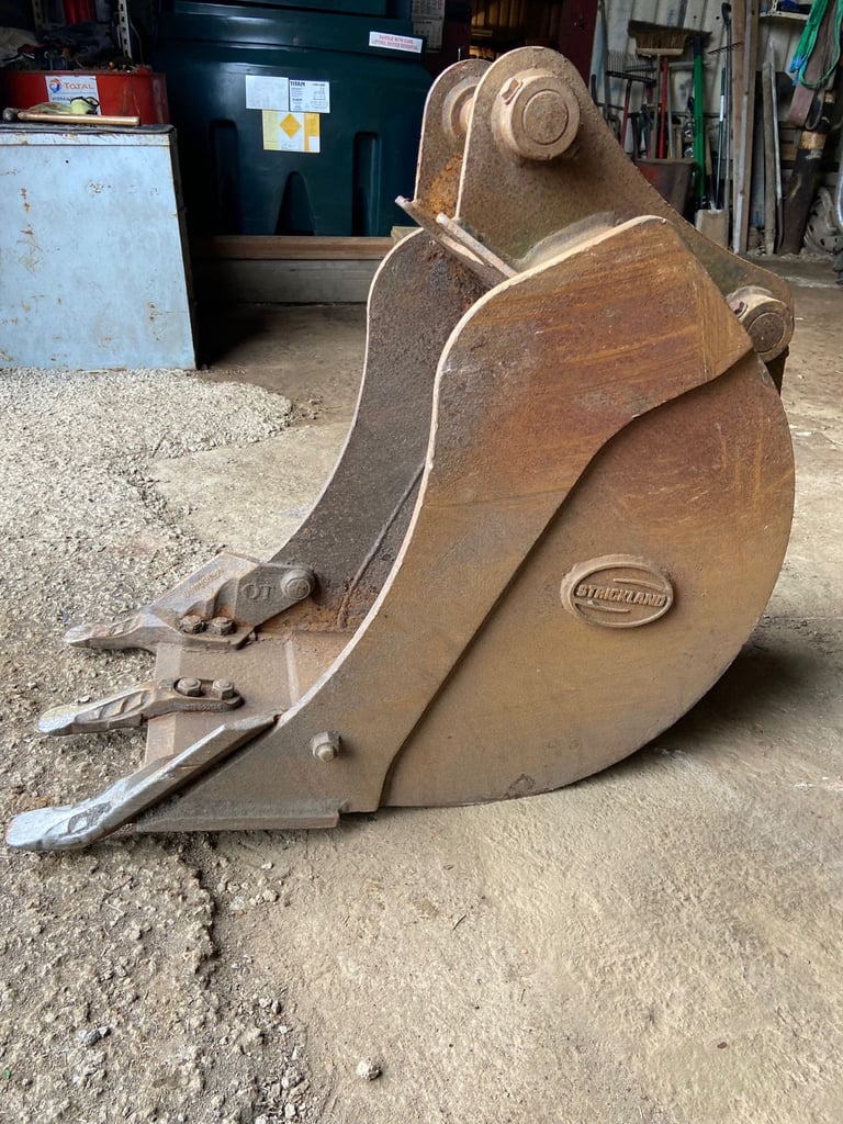 image for Strickland bucket