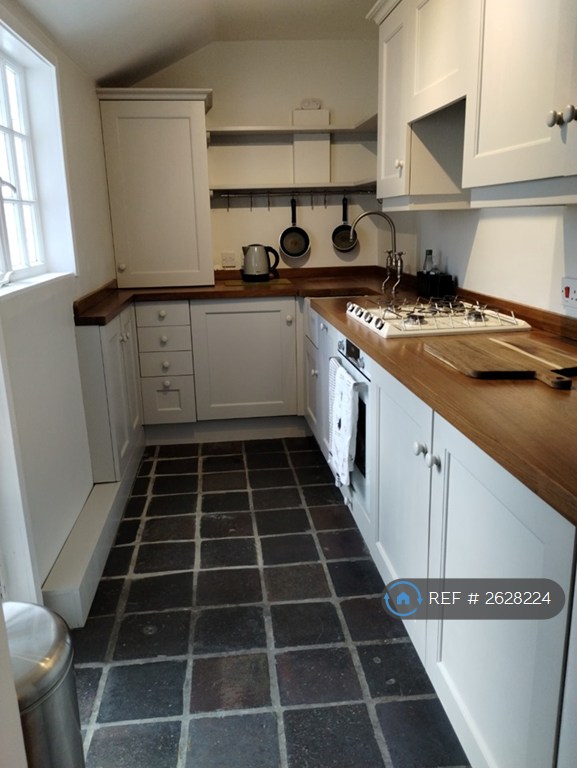 2 bedroom house in Lancaster Cottages, Richmond Upon Thames, TW10 (2 bed) (#2628224)
