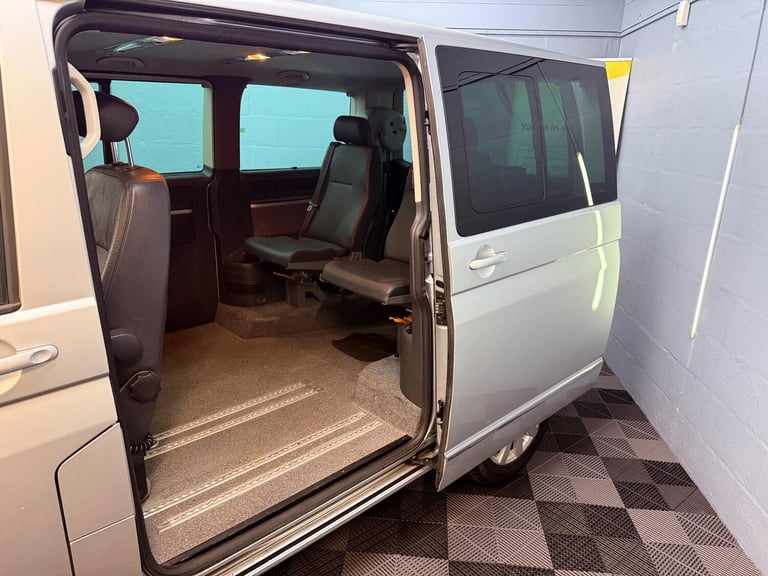 2011 Volkswagen Caravelle 2.0 TDI Executive DSG Euro 5 5dr MPV Diesel Automatic