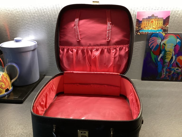 Black vanity case