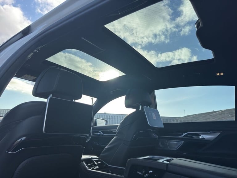 2018 BMW 7 Series M760L 6.6 Twin Turbo V12 Limousine XDrive Euro 6 (610 ps) Saloon Petrol Automatic