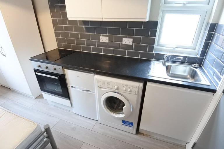 *INC ALL BILLS EXC ELEC* Modern first floor studio flat to rent in Cricklewood