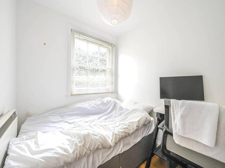 🏠 Lovely room available in Aldgate East