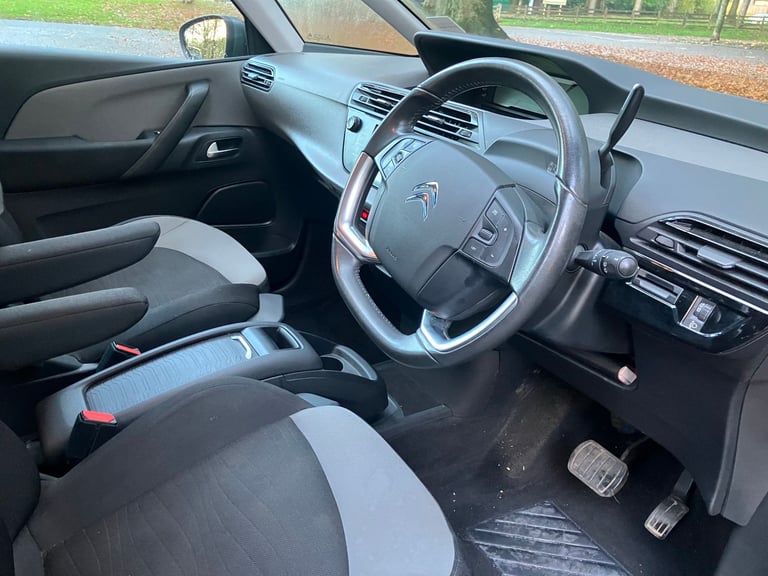 STUNNING 2016 CITROEN C4 PICASSO 1.6BlueDHi VTR+ 5 door EAT6. AUTOMATIC. MOT May-2026. FSH
