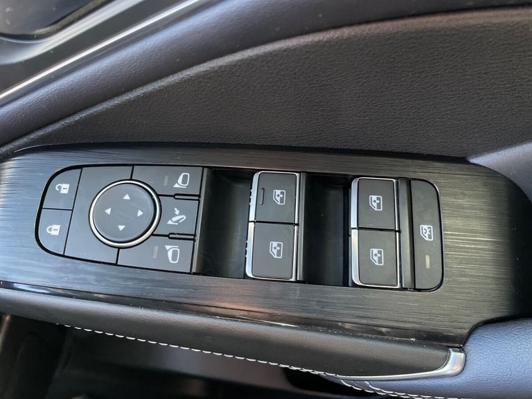 2022 Nissan Qashqai 1.3 DiG-T MH 158 Tekna 5dr Xtronic HATCHBACK PETROL Automatic