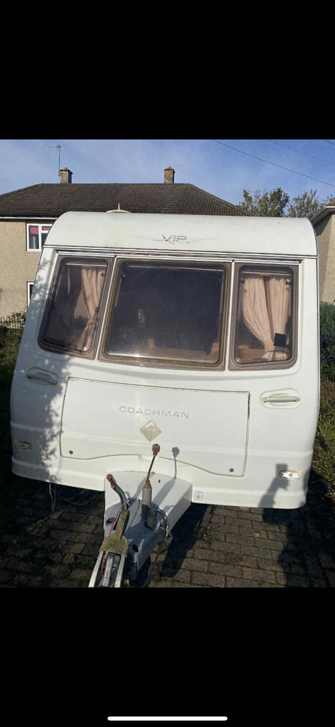 2005 COACHMAN VIP 520/4