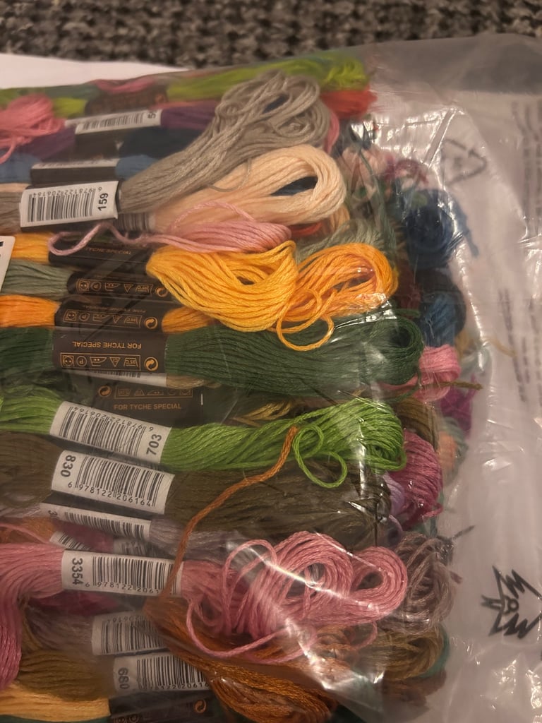 image for 140 pcs Embroidery Threads