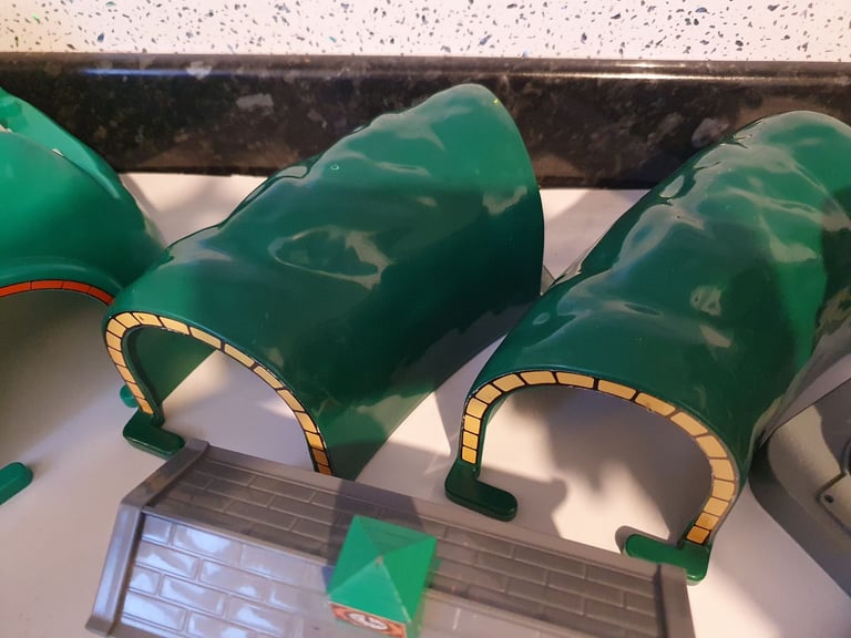 Tomy Trackmaster Train Tunnels, engine sheds, bridge, water tower, turntable