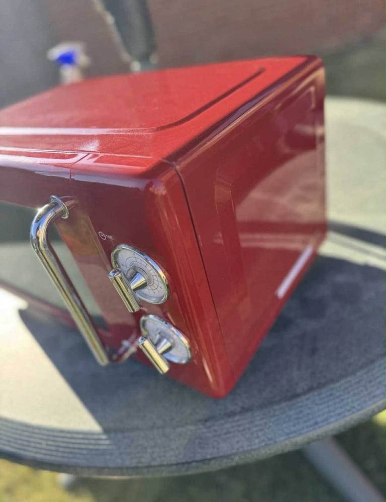 Russell Hobbs Red Microwave like new