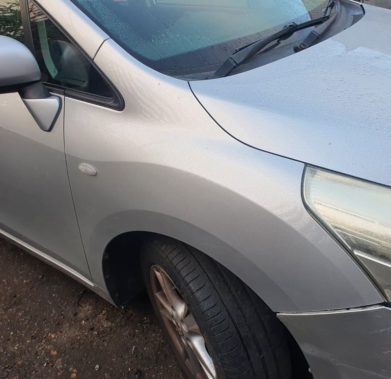 Toyota Verso Right Side Front Wing Fender Silver 2010