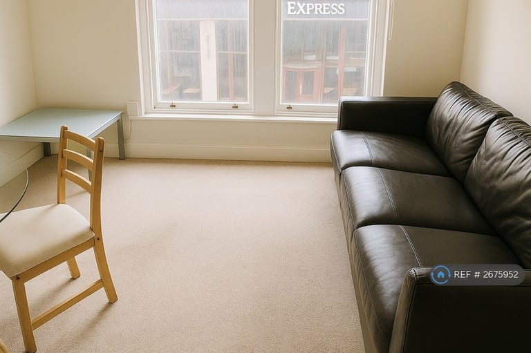 3 bedroom flat in Regent Street, Bristol, BS8 (3 bed) (#2675952)