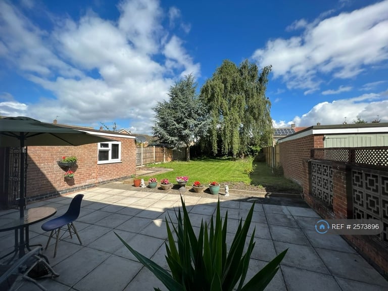 3 bedroom house in Newhaven Road, Leicester, LE5 (3 bed) (#2573896)