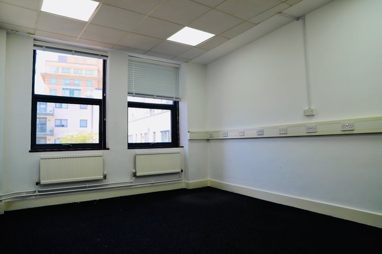 2 - 4 person Office in Vibrant Creative Hub by the Sea!