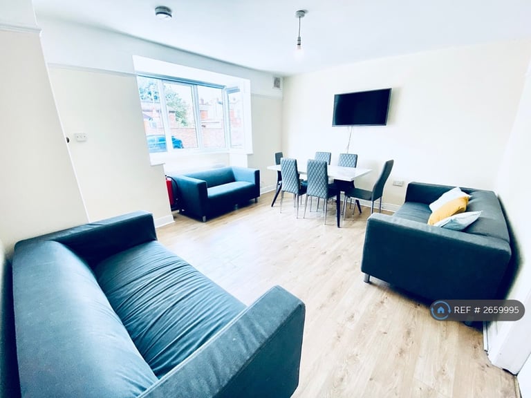 image for 6 bedroom house in Eagle Street, Leamington Spa, CV31 (6 bed) (#2659995)