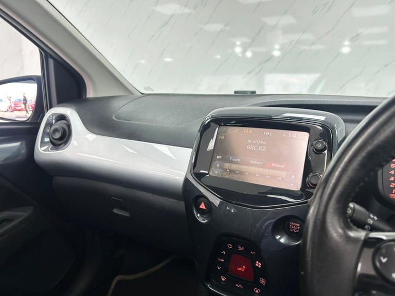 2016 Toyota AYGO 1.0 VVT-i x-clusiv 2 x-wave 5dr Petrol Manual Euro 6 (68 ps) 2 OWNERS! LAST Hatc...