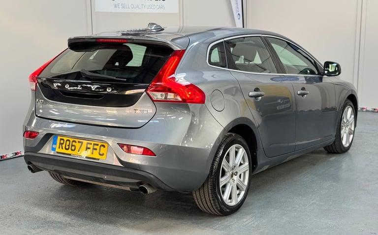 2017 Volvo V40 1.5 T3 Inscription Auto Euro 6 (s/s) 5dr HATCHBACK Petrol Automatic
