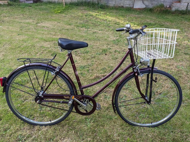 SOLD Raleigh Cameo vintage ladies bike with basket and dynohub