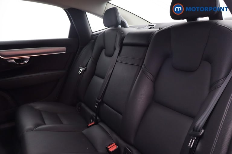 2019 Volvo S90 2.0 D4 Momentum 4dr Geartronic Saloon Diesel Automatic