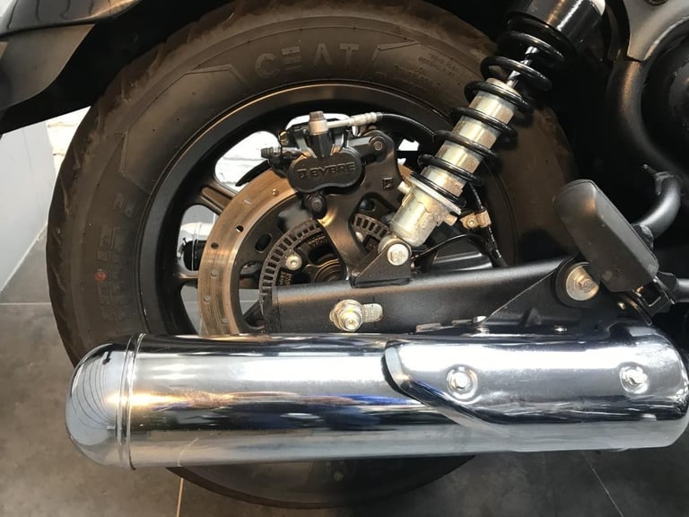 ROYAL ENFIELD SUPER METEOR 650 ASTRAL E5, 2023/23, 2929 MILES IN BLACK