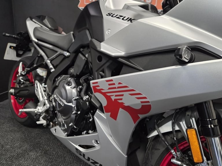 2025 25 Plate Suzuki GSX-8R 107 Miles EX-DEMO with extras
