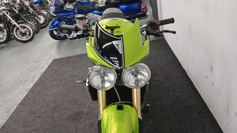 TRIUMPH SPEED TRIPLE 1050 ** 12 MONTH MOT - LOW MILLAGE - SP ENGINERING ** 