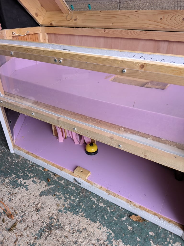 Indoor guinea pig hutch